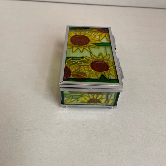 Glass and Mirror Sunflower Trinket Box - Picture 10 of 12